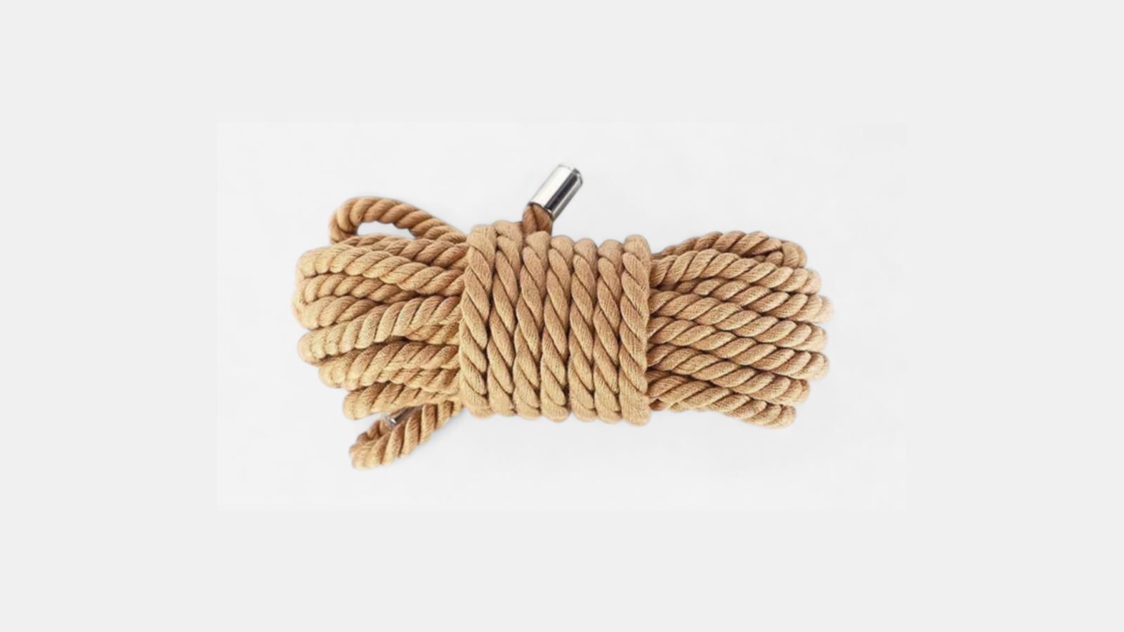 HU: Wild Devotion natúr juta shibari kötél bézs színben, sodrott textúrával és fém végekkel, 5 m vagy 10 m hosszban BDSM kötözéshez és body harness készítéshez. EN: Wild Devotion natural jute shibari rope in beige color with twisted texture and metal tips, available in 5 m or 10 m length for BDSM bondage and body harness tying.