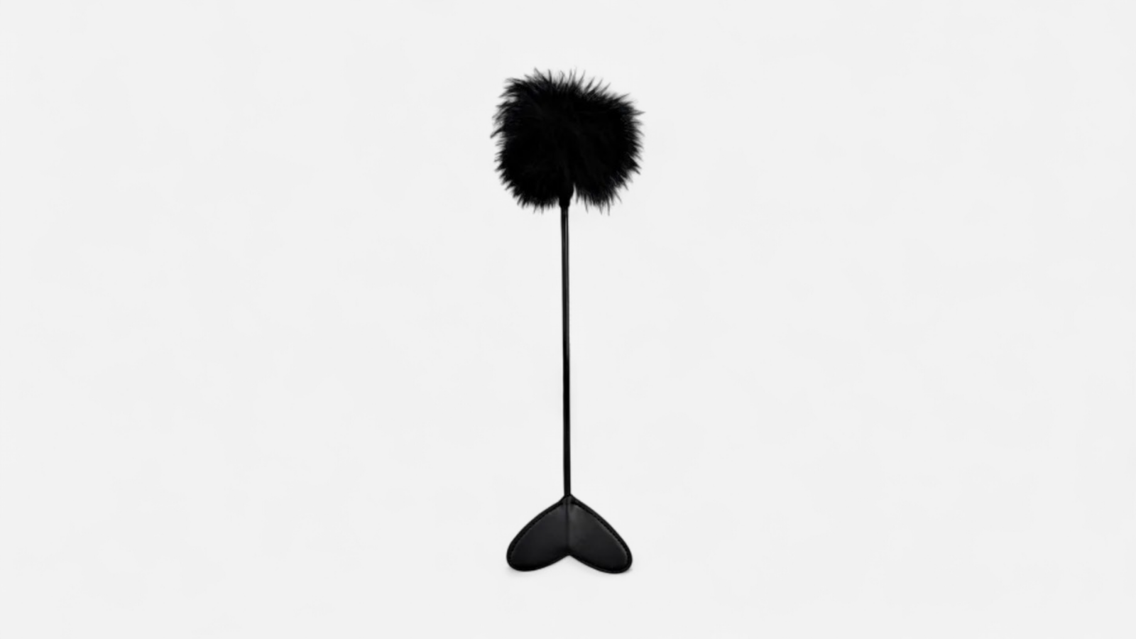 HU: Bad Kitty Heartbreaker fekete tollas paskoló szív alakú paskolóvéggel EN: Bad Kitty Heartbreaker black feather tickler with heart-shaped paddle end