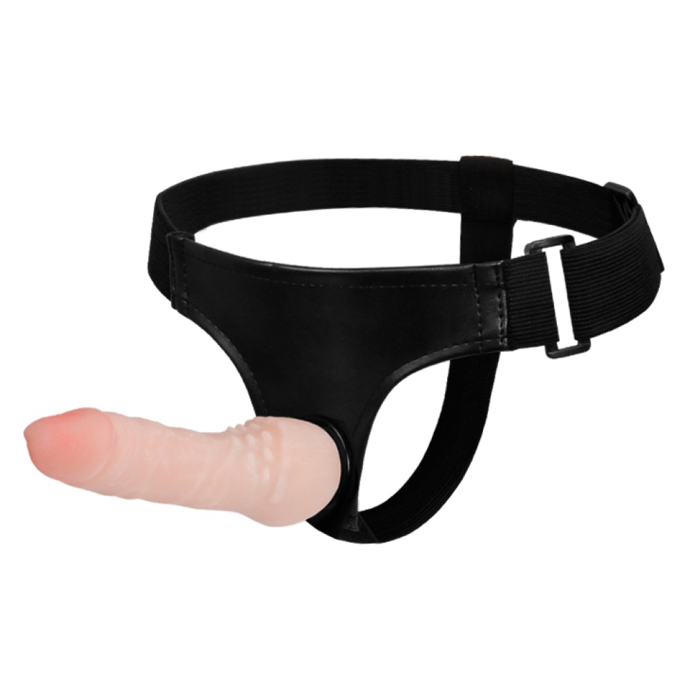 HU: Ultra Cyberskin Penis testszínű felcsatolható dildó fekete állítható hevederrel oldalnézetből EN: Ultra Cyberskin Penis flesh-colored strap-on dildo with black adjustable harness side view
