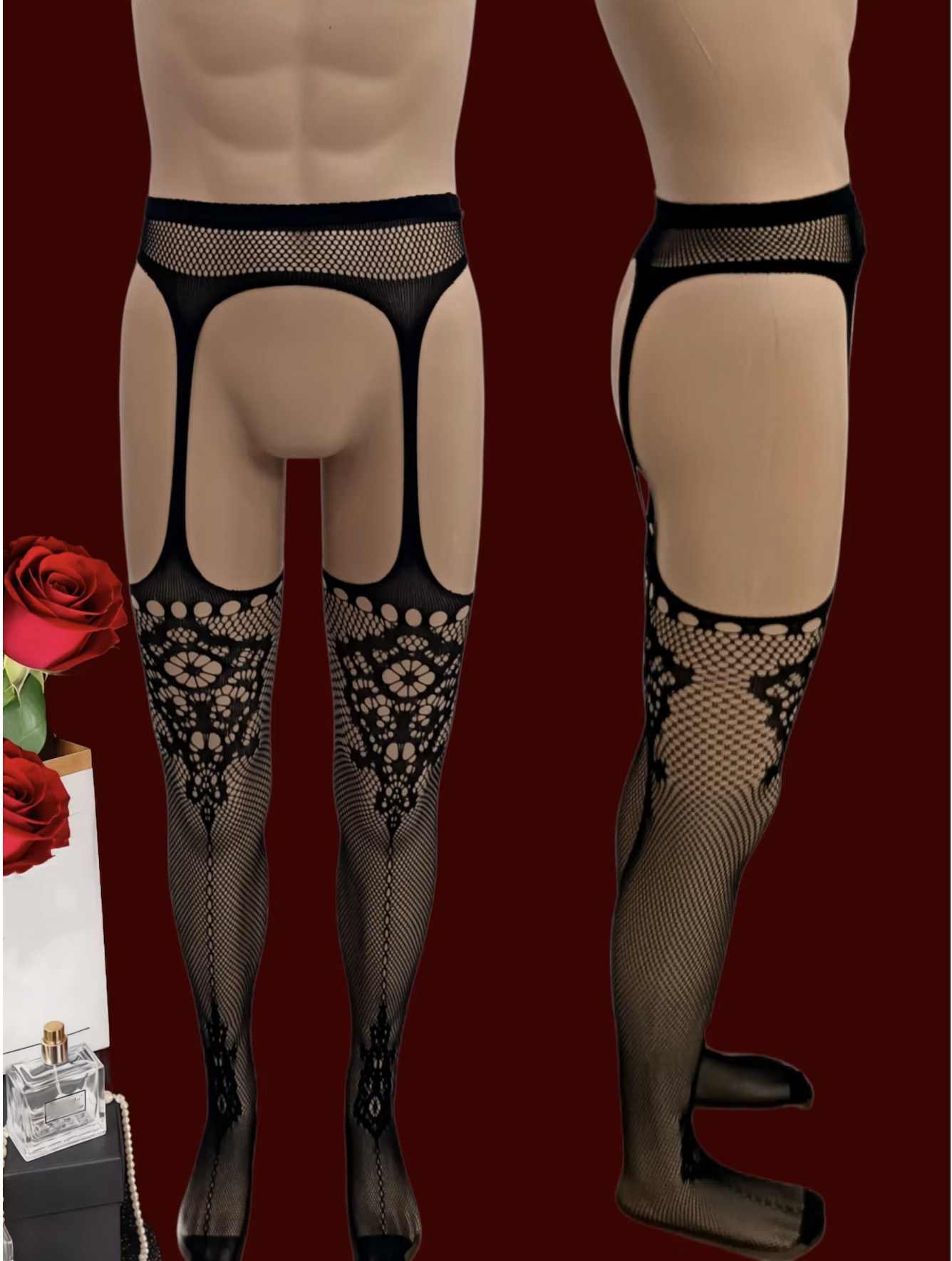 HU: FĂ©rfi nyitott necc harisnya fekete csipkĂ©s mintĂĄval, elöl- Ă©s oldalnĂ©zetben modellen. EN: Menâs black open-crotch fishnet pantyhose with lace pattern, shown from front and side on a model.